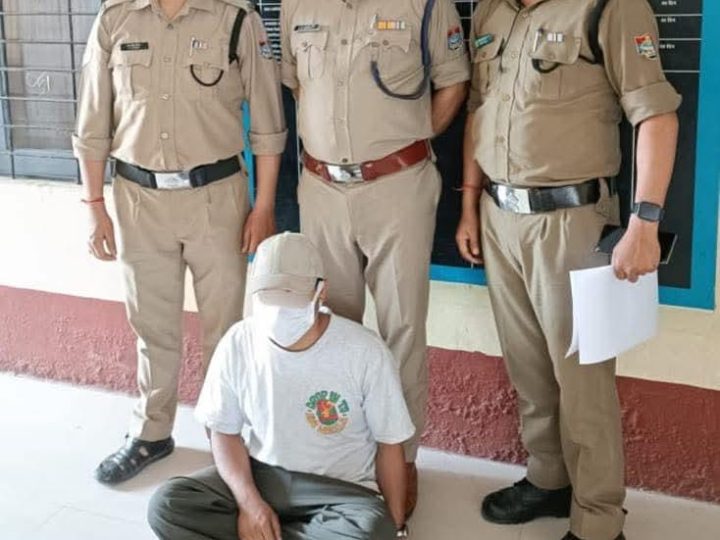 ब्रेकिंग न्यूज़: पिथौरागढ़ बॉर्डर पर पुलिस की बड़ी कार्रवाई, 806 ग्राम चरस के साथ तस्कर गिरफ्तार