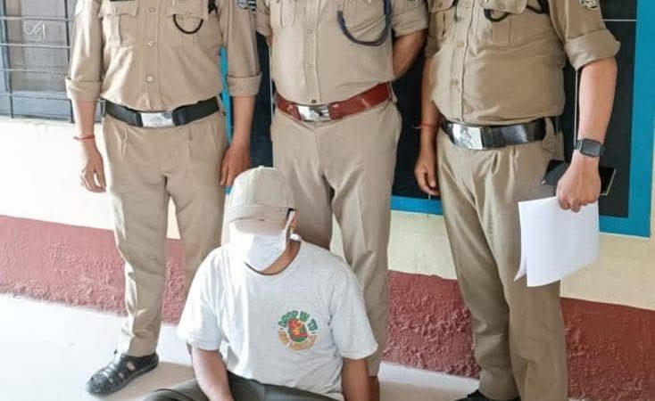ब्रेकिंग न्यूज़: पिथौरागढ़ बॉर्डर पर पुलिस की बड़ी कार्रवाई, 806 ग्राम चरस के साथ तस्कर गिरफ्तार