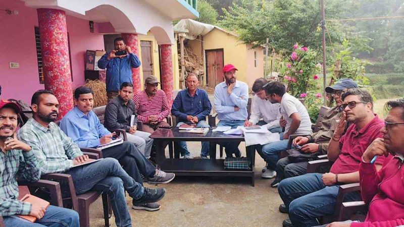 गाँव की माटी से जुड़कर तितराना गाँव को लिया गोद, विकास के लिए कार्ययोजना तैयार