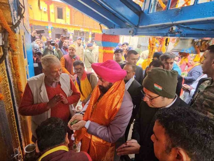 बद्रीनाथ धाम पहुंचे राज्यपाल, की पूजा-अर्चना और विकास कार्यों का लिया जायज़ा