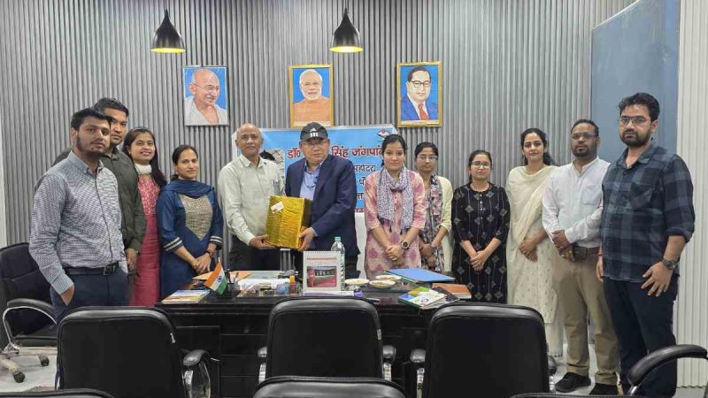 उत्तरकाशी में अपर निदेशक पशुपालन विभाग डॉ. भूपेंद्र सिंह जंगपांगी का निरीक्षण दौरा, पशु स्वास्थ्य सेवाओं को मिले दिशा-निर्देश