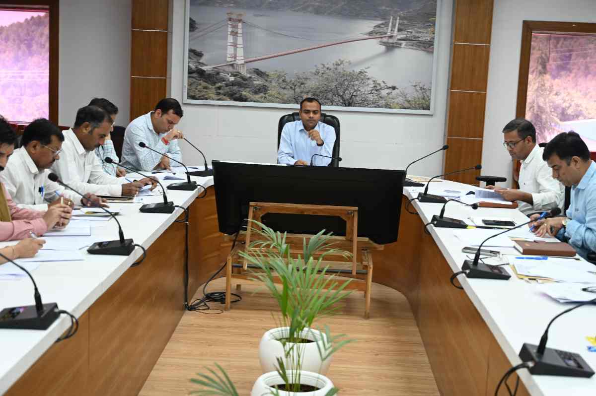 जिला स्तरीय सलाहकार समिति की बैठक संपन्न