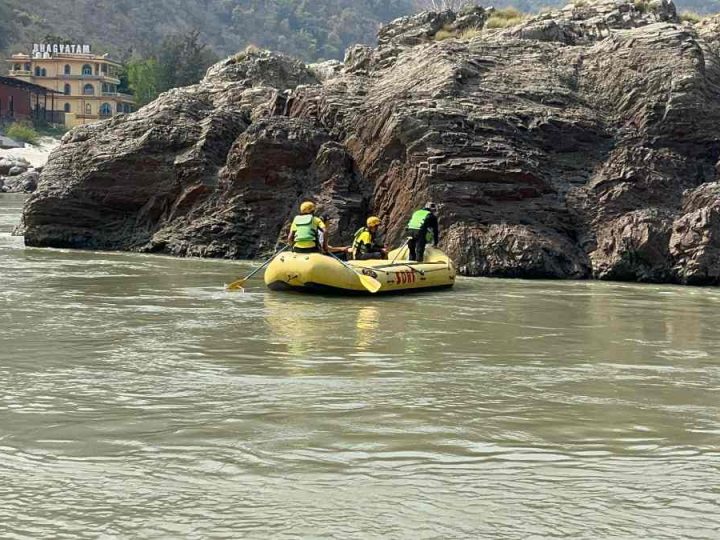 ब्रेकिंग न्यूज: नीम बीच में डूबे युवक की तलाश आज भी जारी, पहचान तेजपाल सिंह के रूप में हुई
