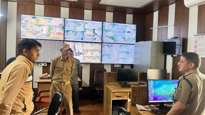 अपर पुलिस अधीक्षक श्री जे.आर. जोशी ने किया स्मार्ट कमांड एंड कंट्रोल सेंटर का औचक निरीक्षण