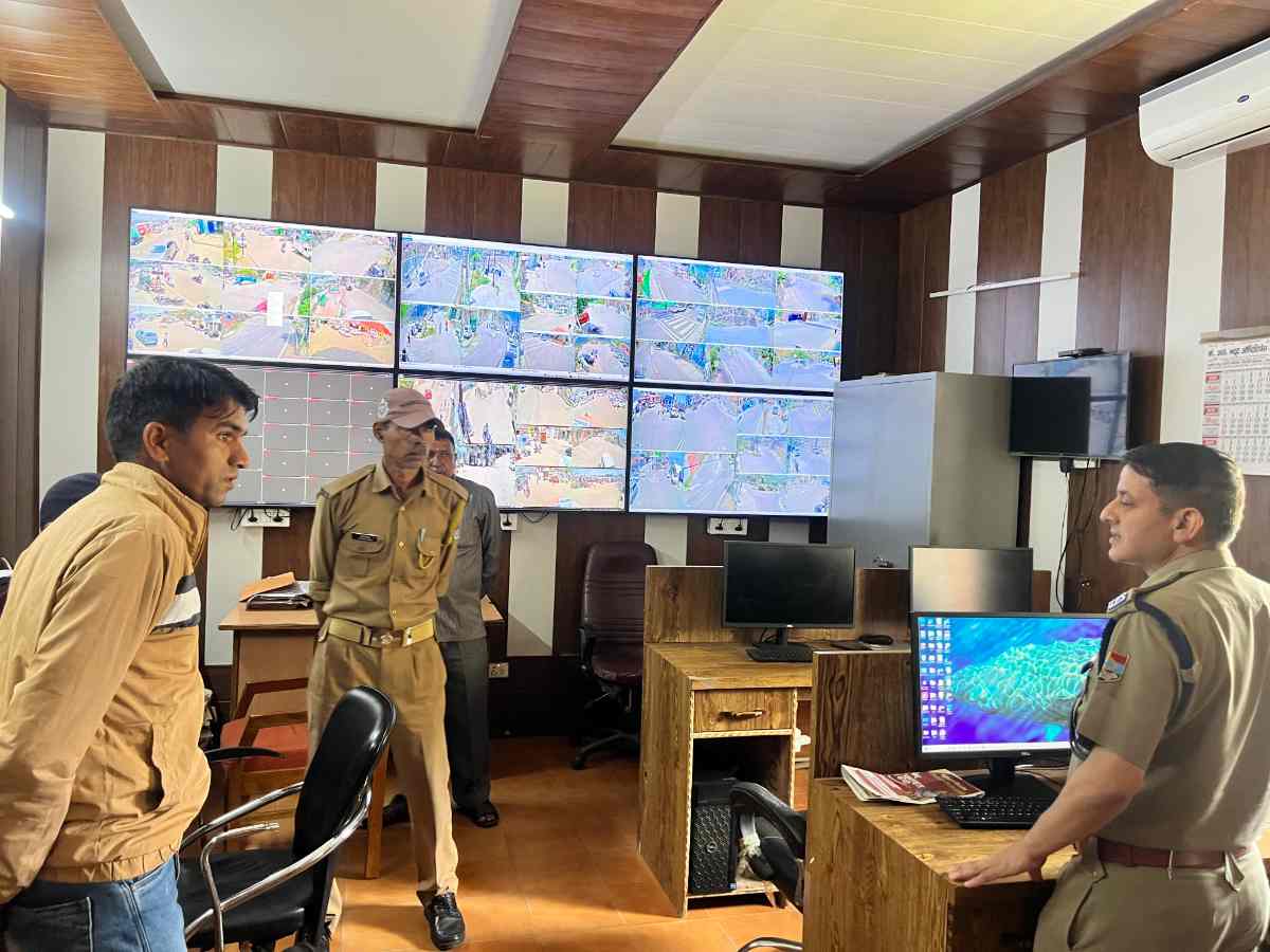 अपर पुलिस अधीक्षक श्री जे.आर. जोशी ने किया स्मार्ट कमांड एंड कंट्रोल सेंटर का औचक निरीक्षण