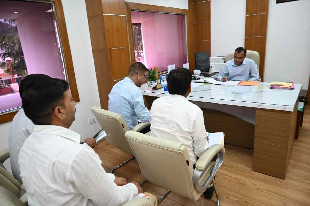 आबकारी विभाग की समीक्षा बैठक संपन्न