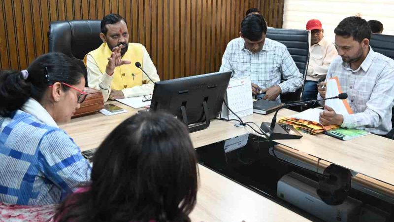 उपाध्यक्ष राज्य सफाई कर्मचारी आयोग की समीक्षा बैठक संपन्न
