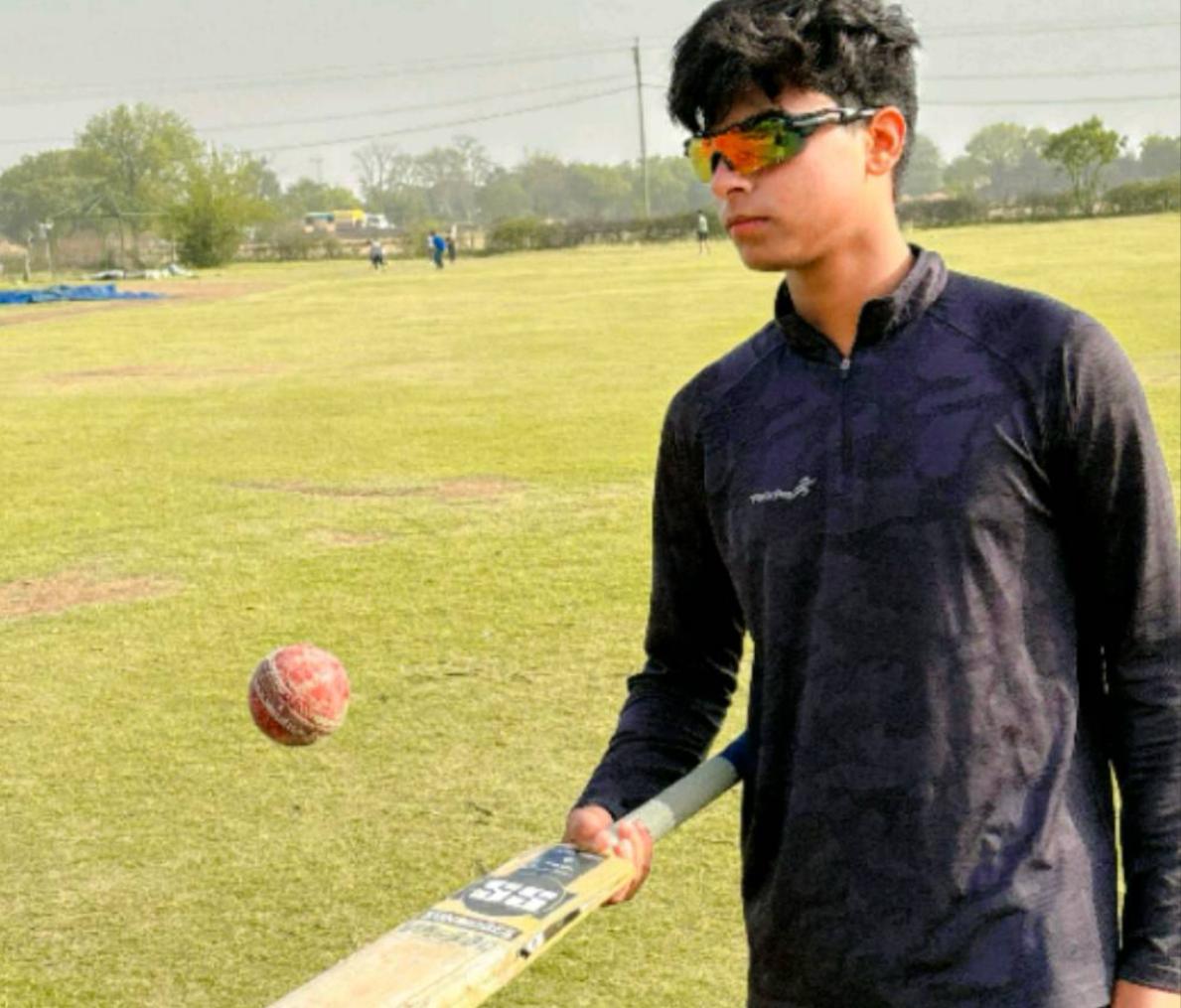 अभिषेक चौहान और अंशुल रावत की शानदार प्रदर्शन से फ्यूचर क्रिकेट एकेडमी की धमाकेदार जीत