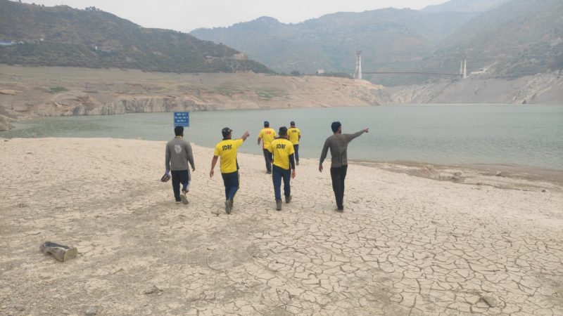 पुलिस अधीक्षक टिहरी के निर्देशन में डाबरी कांडीखाल से लापता किशोरी की बरामदगी हेतु व्यापक सर्च अभियान जारी