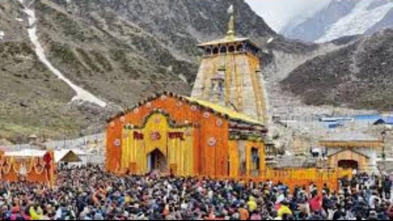 केदारनाथ धाम के कपाट श्रद्धालुओं के लिए खुले, 108 क्विंटल फूलों से हुआ भव्य श्रृंगार: केदारपुरी गूंज उठा जयकारों से, मुख्यमंत्री धामी रहे मौजूद