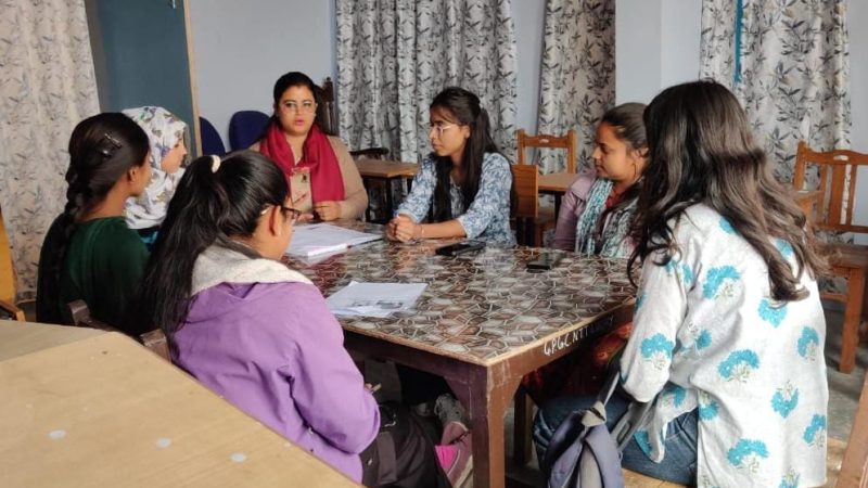 राजकीय स्नातकोत्तर महाविद्यालय, नई टिहरी में छात्रा सामान्य कक्ष द्वारा बाल शोषण पर संगोष्ठी आयोजित