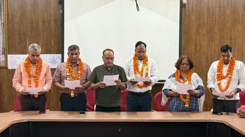 प्रो0 हेमंत सिंह परमार अध्यक्ष और प्रोफेसर अंजनी प्रसाद दुबे चुने गए सचिव