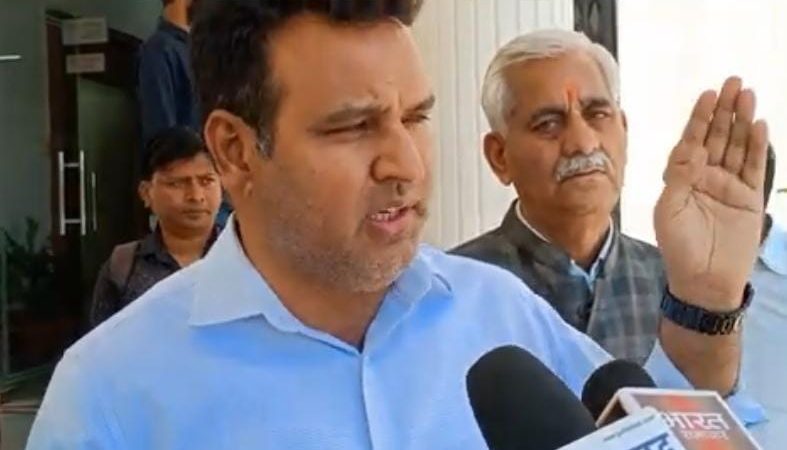 देवप्रयाग विधानसभा में विकास कार्यों की समीक्षा बैठक सम्पन्न, विधायक ने दिये अहम निर्देश