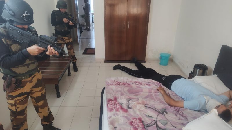 चारधाम यात्रा की सुरक्षा के मद्देनज़र मुनि की रेती पुलिस द्वारा मॉक ड्रिल का आयोजन