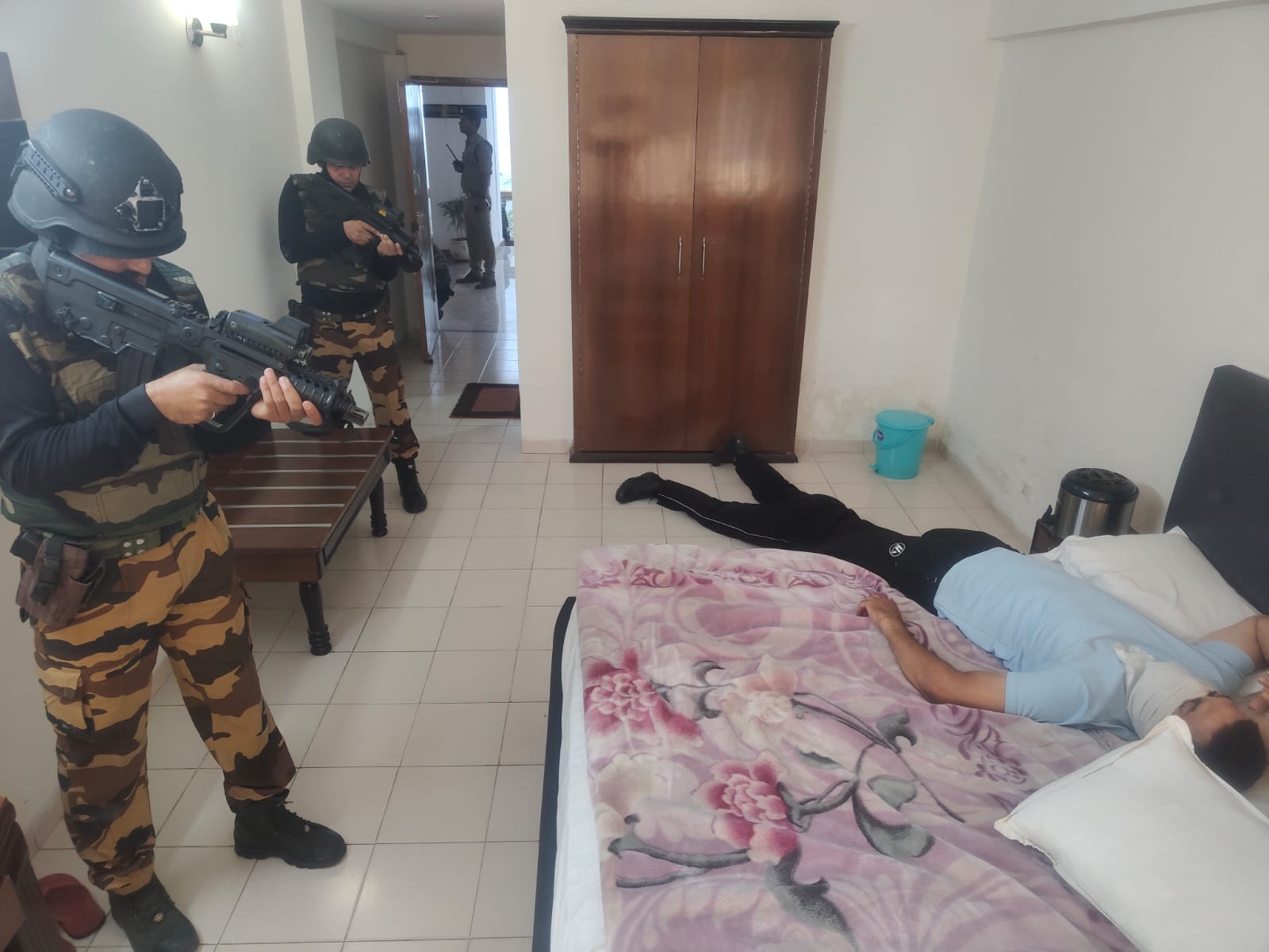 चारधाम यात्रा की सुरक्षा के मद्देनज़र मुनि की रेती पुलिस द्वारा मॉक ड्रिल का आयोजन