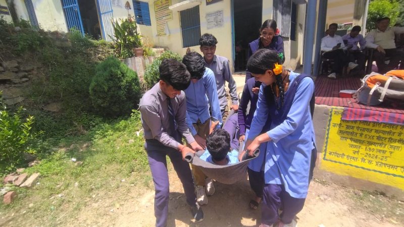 दूरस्थ विद्यालय गलियाखेत में आपदा प्रबंधन पर एक दिवसीय प्रशिक्षण आयोजित