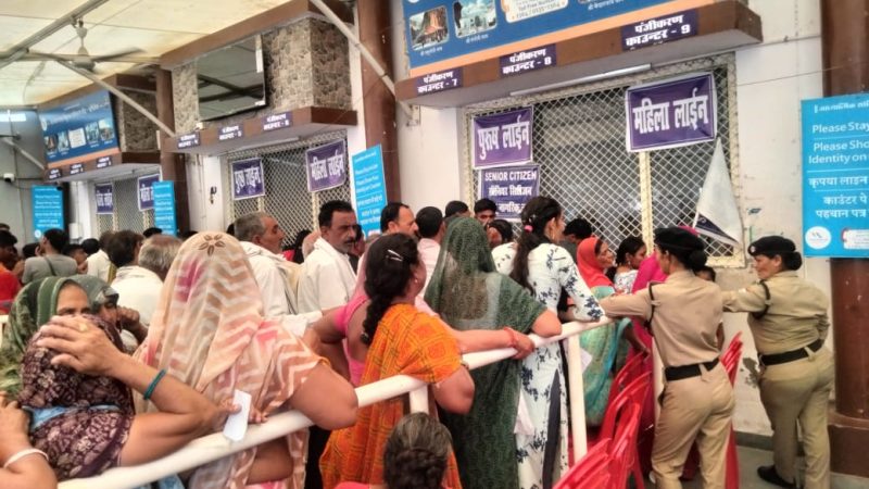 चार धाम यात्रा ट्रांजिट कैंप में यात्रियों की सेवा में जुटा नगर निगम ऋषिकेश