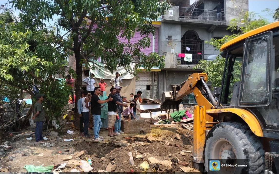 चंद्रभागा नदी किनारे से हटाए गए 35 अवैध अतिक्रमण, प्रशासन की कार्रवाई जारी
