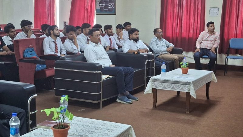 पर्याप्त संसाधन और सही दिशा मिलने से विकास की ओर बढ़ते बच्चे
