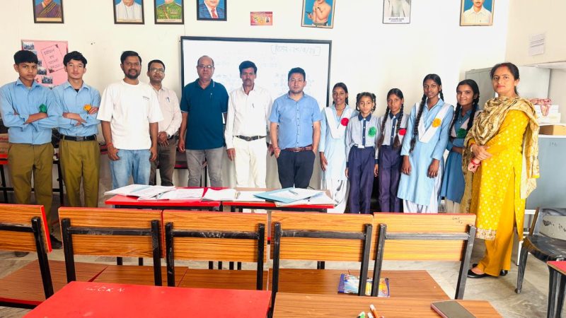 राजकीय इंटर कॉलेज केशरधार नैचोली में समर कैंप का आयोजन, छात्र-छात्राएं सीख रहे पंजाबी भाषा