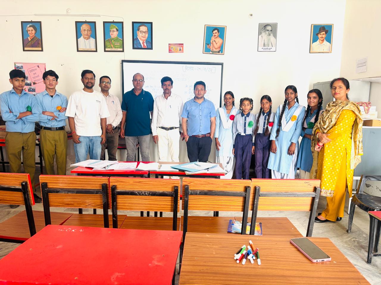राजकीय इंटर कॉलेज केशरधार नैचोली में समर कैंप का आयोजन, छात्र-छात्राएं सीख रहे पंजाबी भाषा