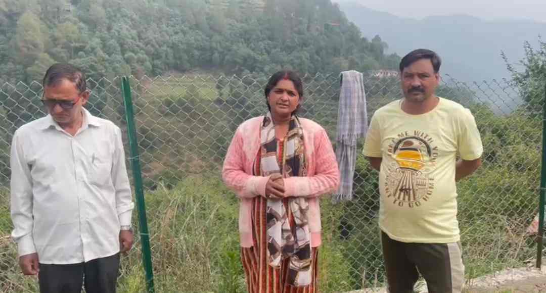 चैनलिंक घेरबाड़ योजना से जनपद टिहरी के कई गांव हो रहे हैं आबाद