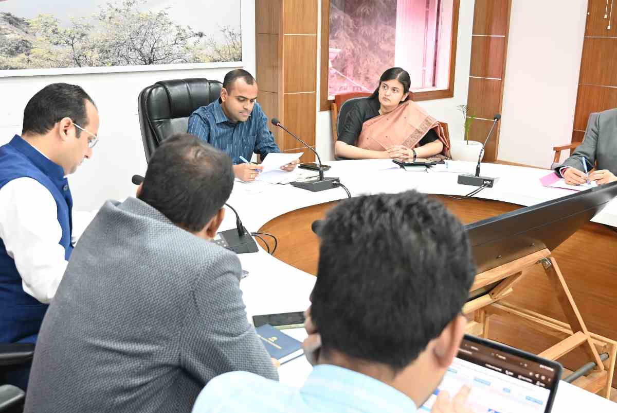 जिला गंगा समिति की बैठक सम्पन्न: गंगा स्वच्छता और STP संचालन पर हुए महत्वपूर्ण निर्णय