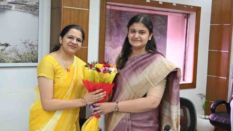 जिलाधिकारी निकिता खण्डेलवाल ने जिला स्तरीय अधिकारियों के साथ की परिचयात्मक बैठक, समन्वय और दक्षता पर दिया बल