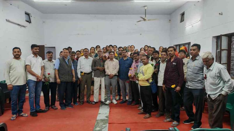 पालिकाध्यक्ष मोहन सिंह रावत के प्रयासों से टिहरी पहुँचा चारधाम तीर्थयात्रियों का जत्था