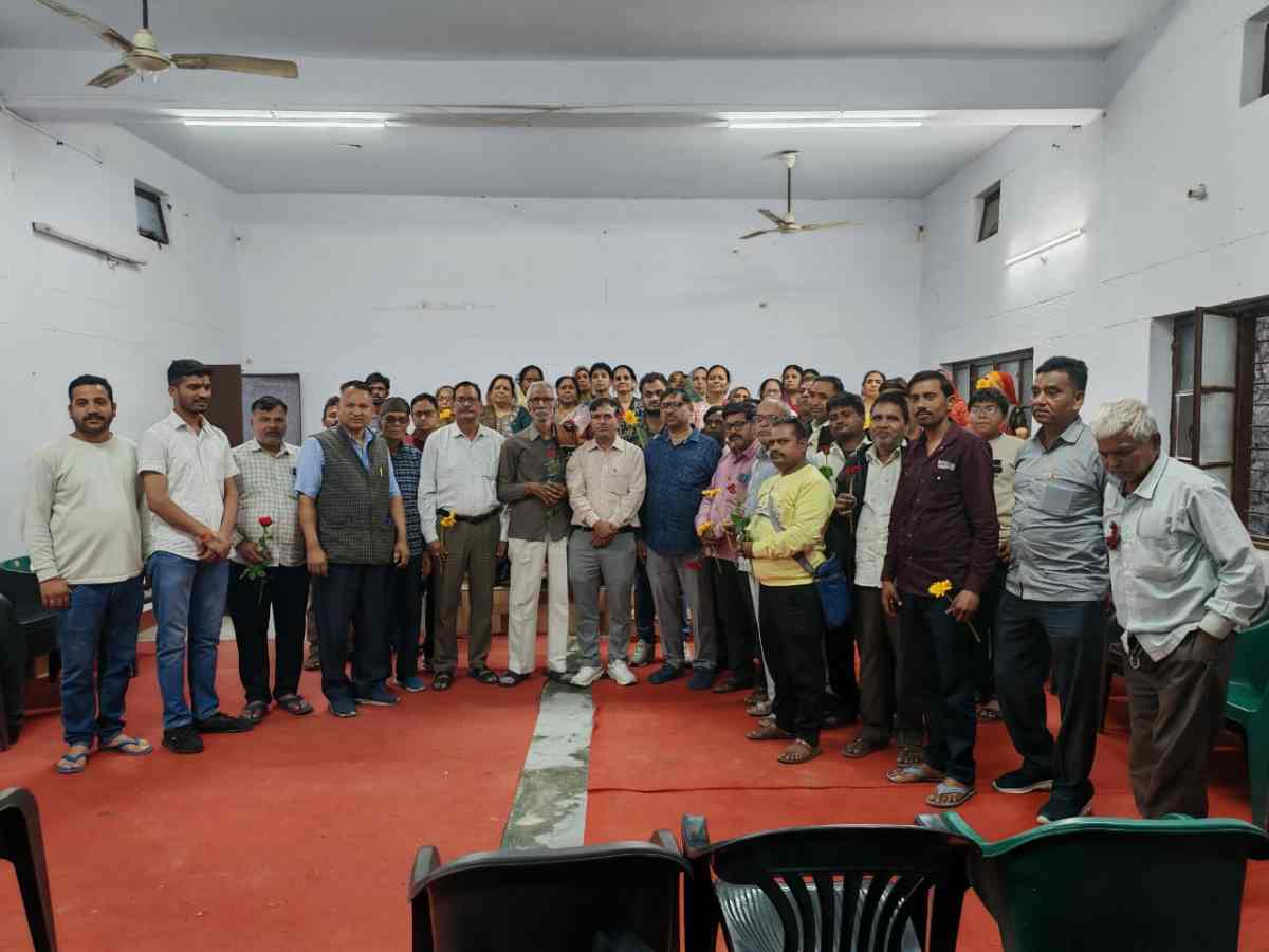 पालिकाध्यक्ष मोहन सिंह रावत के प्रयासों से टिहरी पहुँचा चारधाम तीर्थयात्रियों का जत्था
