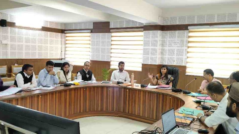 नवाचारों पर भी बनाएं योजनाएं, विकास कार्यों में लाएं तेजी: स्वाति भदौरिया