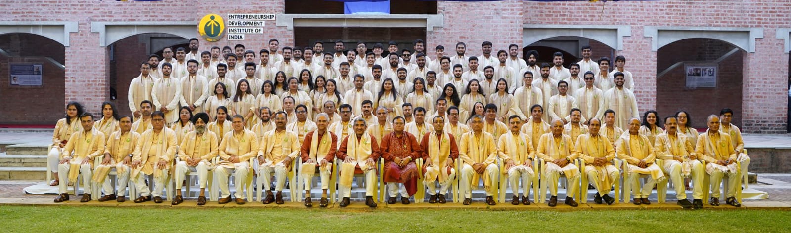 ईडीआईआई का 24वां दीक्षांत समारोह सम्पन्न: 74 छात्रों ने प्राप्त किए उद्यमिता डिप्लोमा