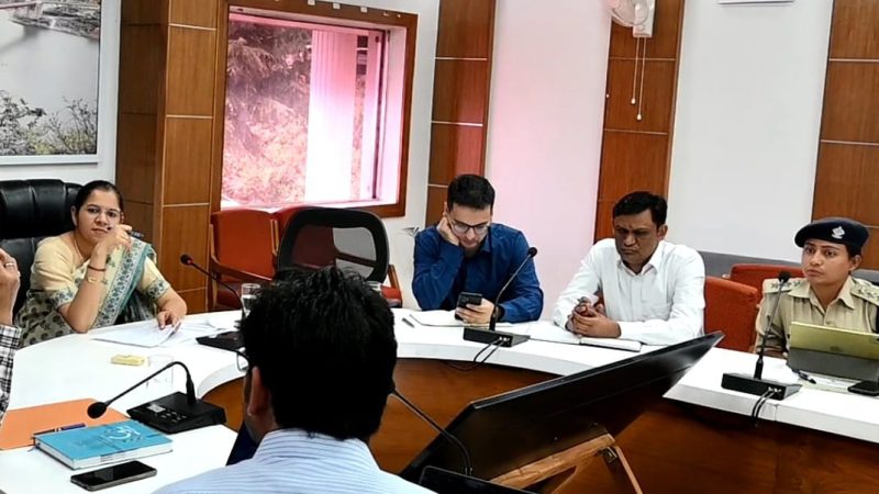 डीएम ने अंतरराष्ट्रीय योग दिवस की तैयारियों को लेकर दिए ये निर्देश