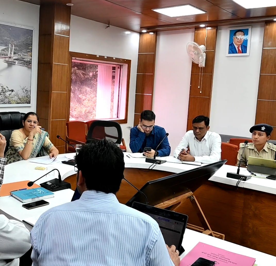 डीएम ने अंतरराष्ट्रीय योग दिवस की तैयारियों को लेकर दिए ये निर्देश