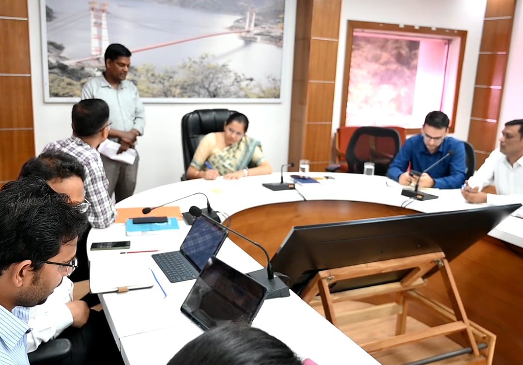 टिहरी गढ़वाल: मानसून आपदा प्रबंधन के लिए जेसीबी तैनाती और जीआईएस मैपिंग