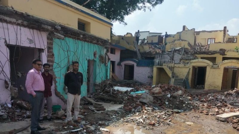 नगर आयुक्त शैलेंद्र सिंह नेगी ने नगर निगम के पुराने भवन में निर्माण कार्य का किया निरीक्षण