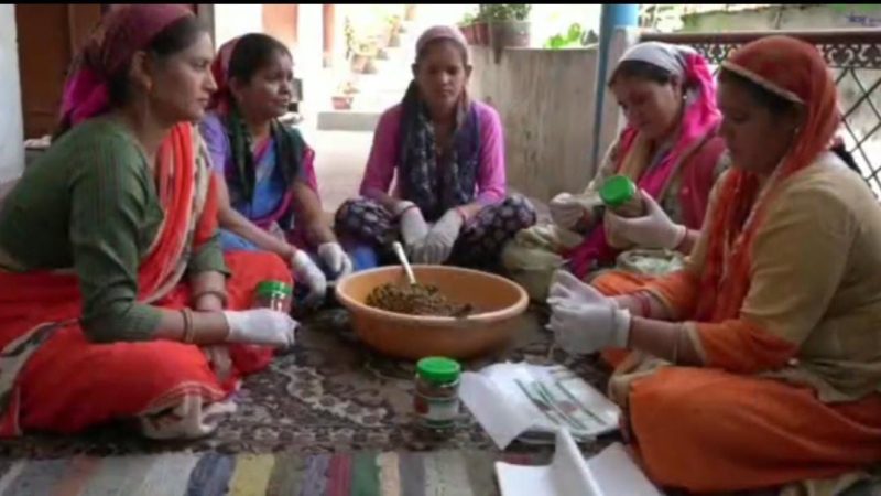 रंजना रावत ने फूड प्रोसेसिंग के जरिए पेश की आत्मनिर्भरता की मिसाल: महिलाओं को दे रही हैं रोजगार