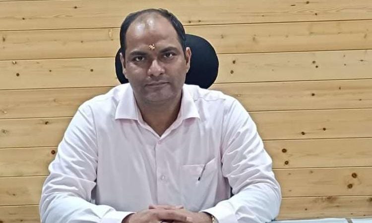 चंपावत: आईएएस मनीष कुमार ने संभाला 24वें जिलाधिकारी का पदभार