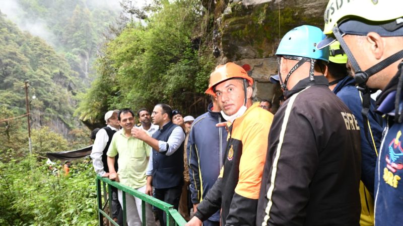 यमुनोत्री धाम यात्रियों की सुरक्षा हेतु जिला प्रशासन का निर्णय
