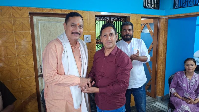 भाजपा पर्यवेक्षकों ने गजा मंडल बैठक में की रायशुमारी: गौंसारी वार्ड से आठ, बैरोला से चार दावेदार मैदान में