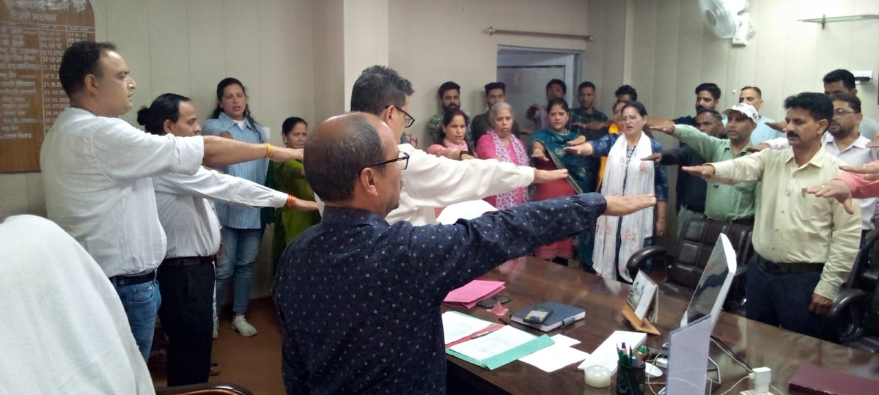 अंतरराष्ट्रीय नशा निषेध दिवस पर सीएमओ ने दिलाई तंबाकू निषेध की शपथ
