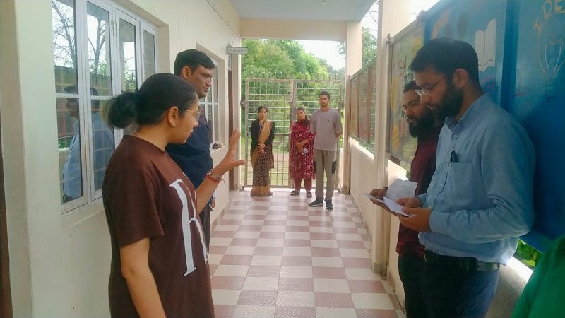 डीएम टिहरी ने किया परीक्षा केंद्रों का निरीक्षण