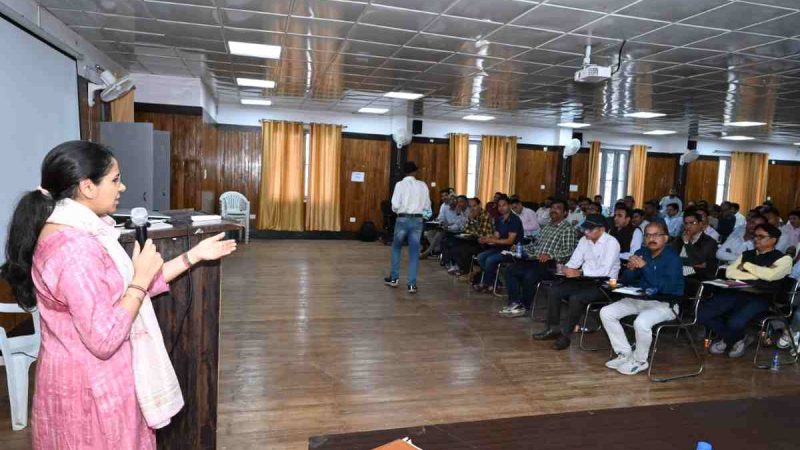पंचायत चुनाव: जोनल और सेक्टर मजिस्ट्रेटों को मिला प्रथम प्रशिक्षण, चुनाव को निष्पक्ष और शांतिपूर्ण बनाने के दिए दिशा-निर्देश