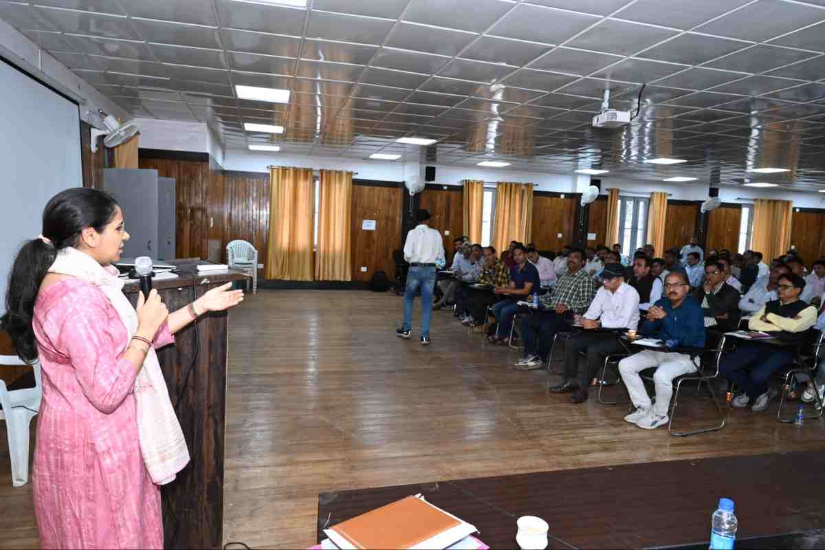 पंचायत चुनाव: जोनल और सेक्टर मजिस्ट्रेटों को मिला प्रथम प्रशिक्षण, चुनाव को निष्पक्ष और शांतिपूर्ण बनाने के दिए दिशा-निर्देश