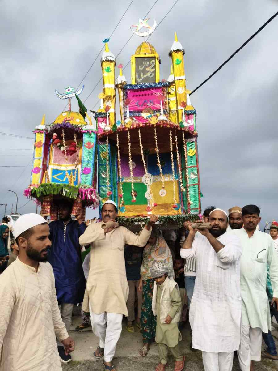 मोहर्रम: ताजिया जुलूस के साथ हजरत इमाम हुसैन की शहादत को किया याद