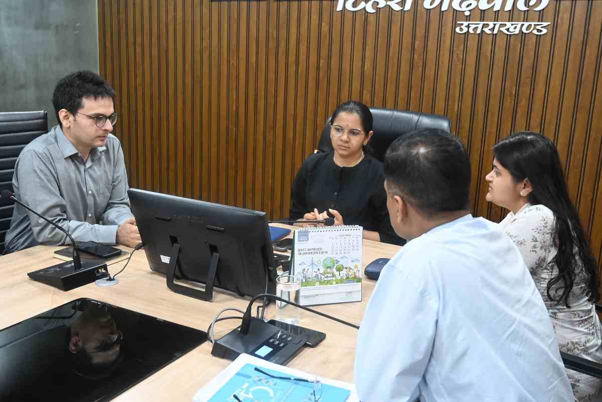 हरेला पर्व आयोजन को लेकर डीएम ने ली बैठक