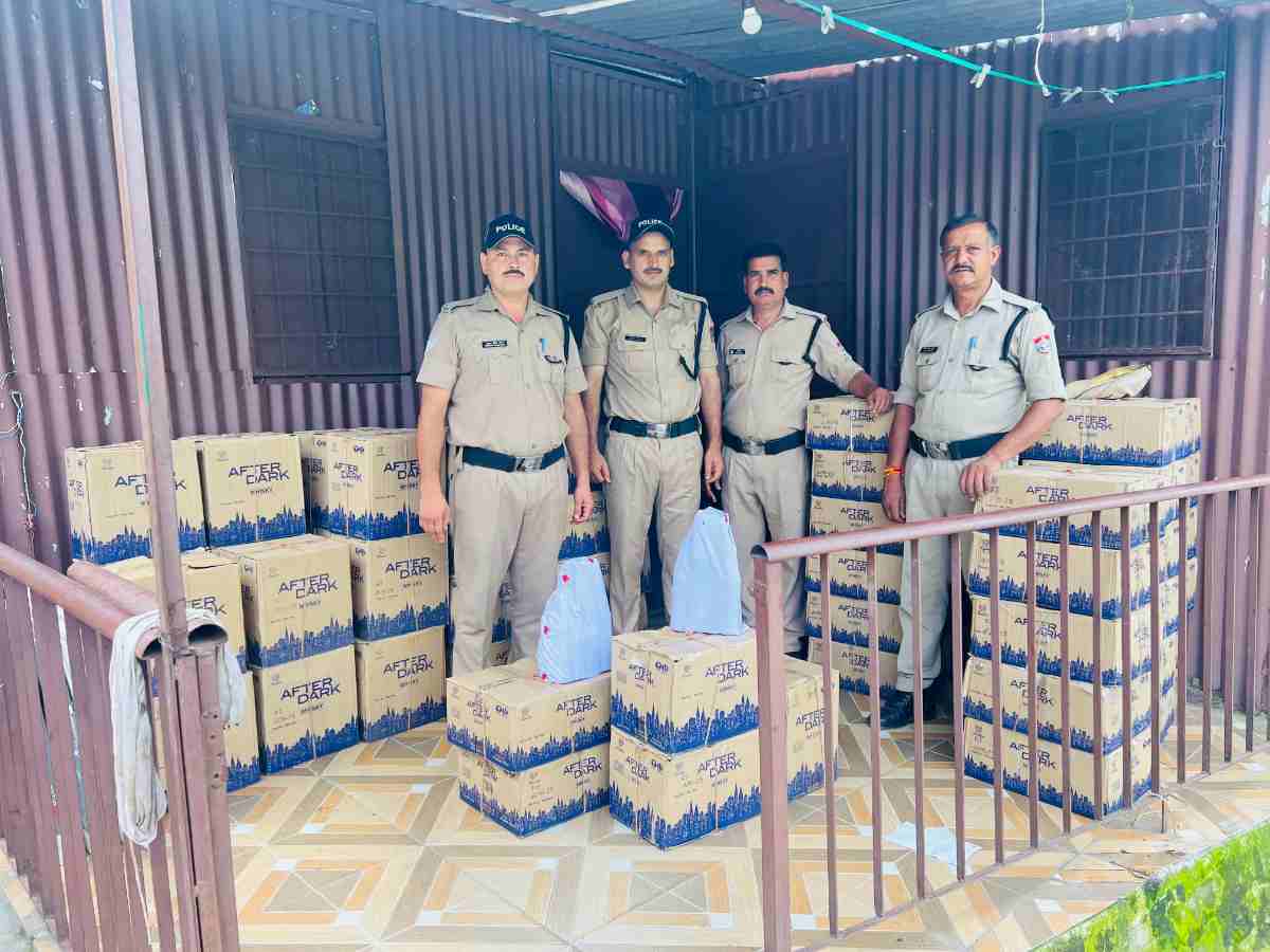 थाना लंबगांव पुलिस की बड़ी कार्रवाई, पंचायत चुनाव से पहले 70 पेटी अवैध अंग्रेजी शराब बरामद