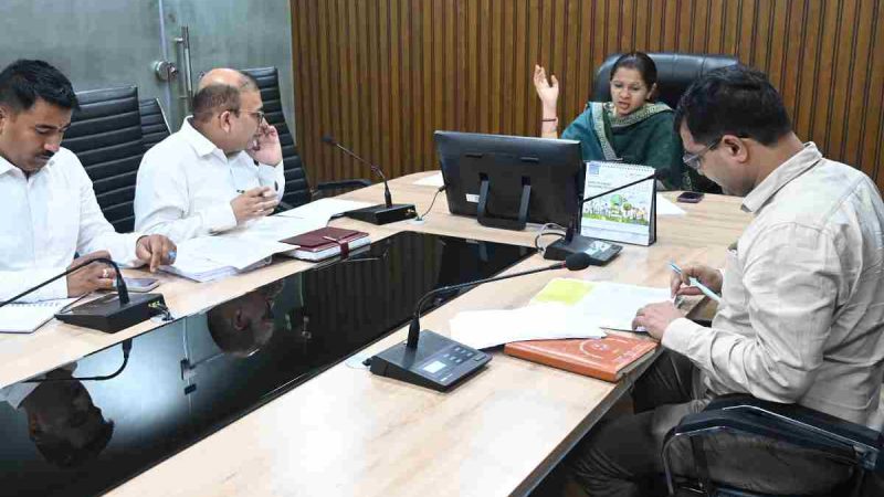 डीएम टिहरी ने जिला विकास प्राधिकरण की बैठक में दिए ये निर्देश