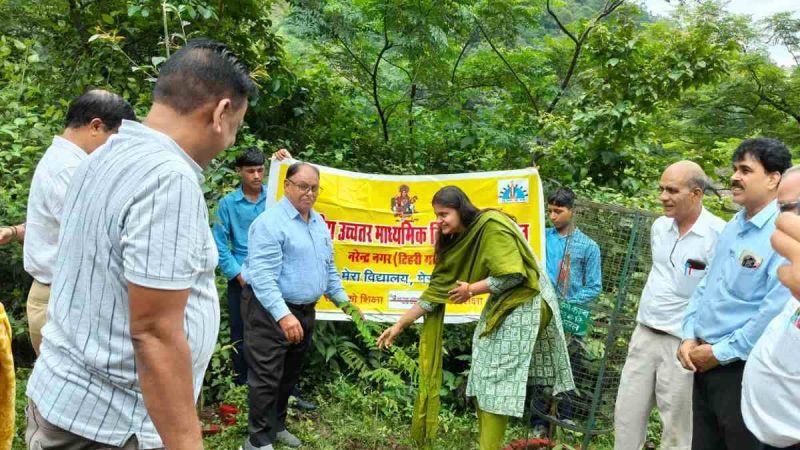 एल एंड टी के सीएसआर फंड से नरेन्द्रनगर स्कूल में होंगे विकास कार्य, सीडीओ ने की बैठक