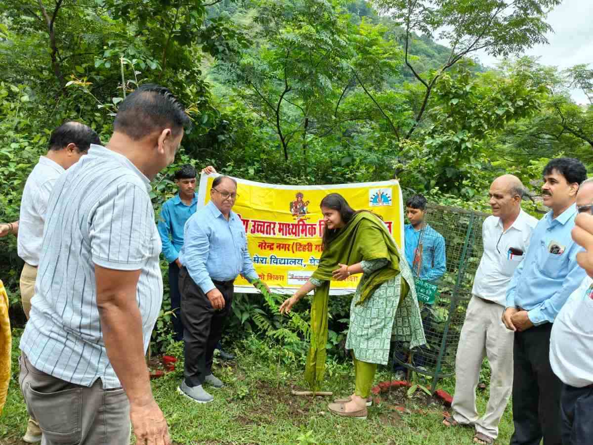 एल एंड टी के सीएसआर फंड से नरेन्द्रनगर स्कूल में होंगे विकास कार्य, सीडीओ ने की बैठक